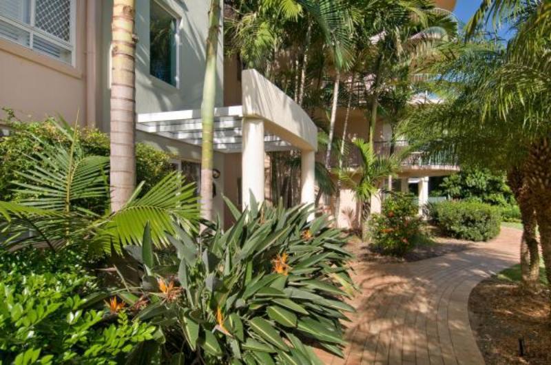 Surfside On The Beach Buddina Екстериор снимка