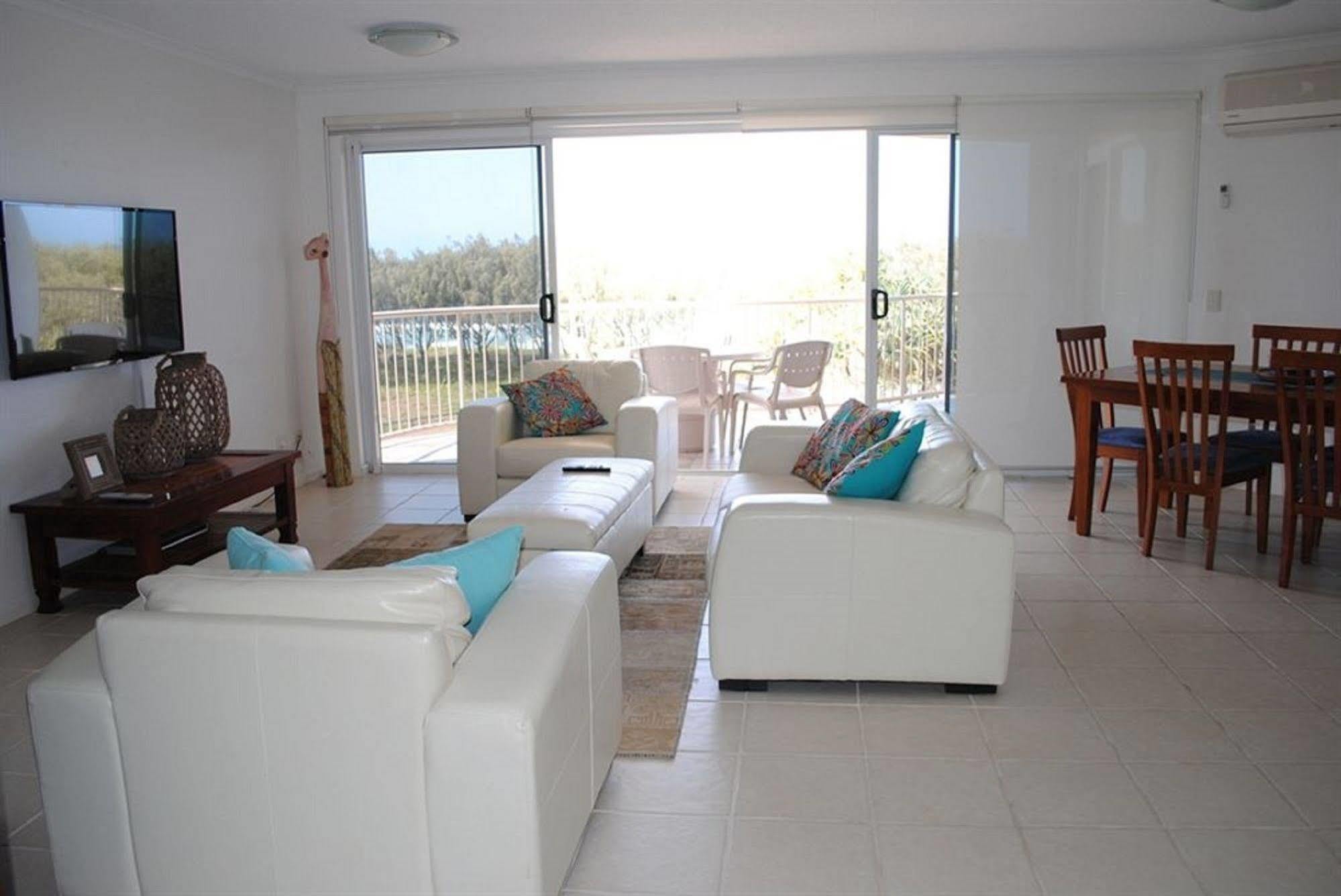 Surfside On The Beach Buddina Екстериор снимка