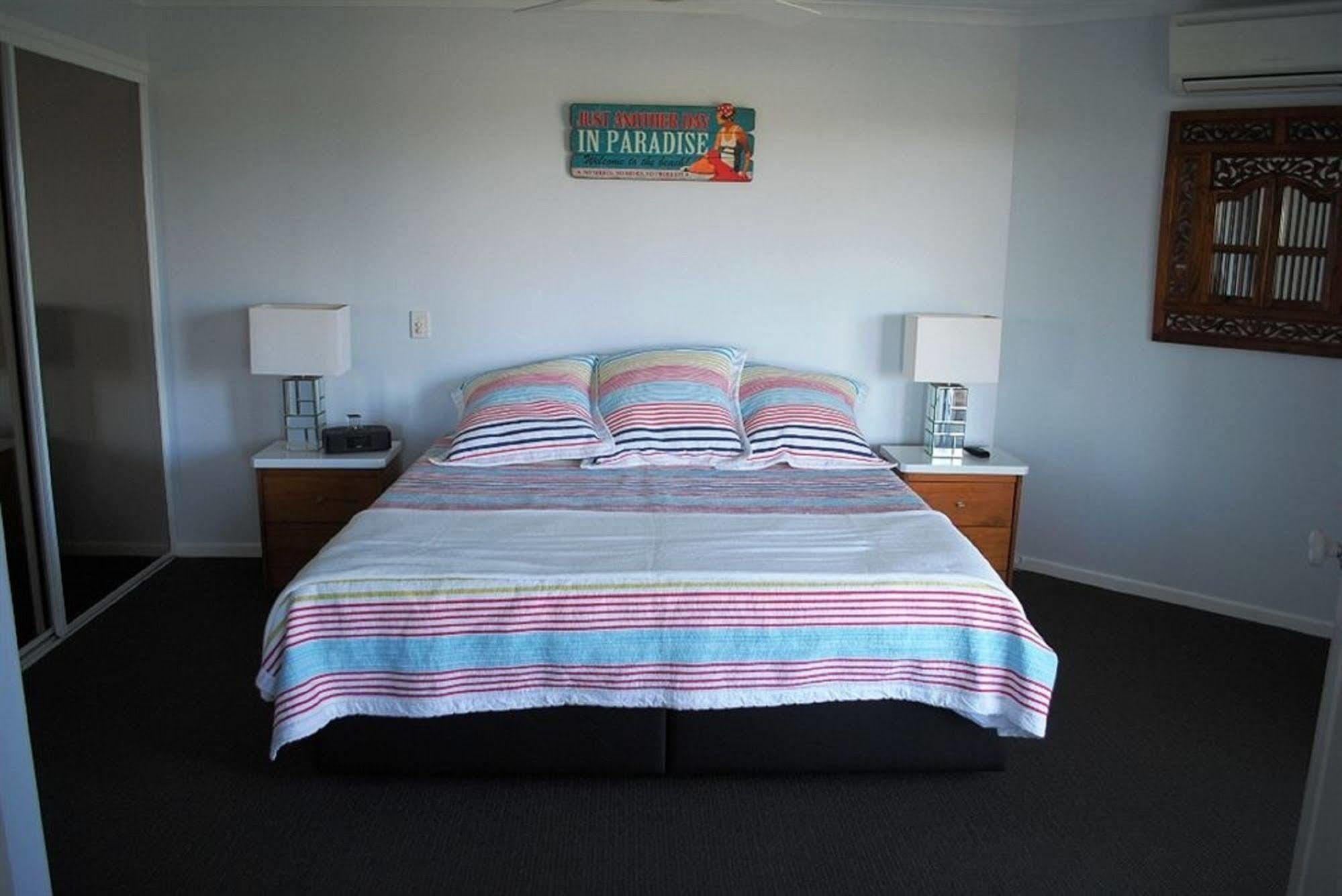 Surfside On The Beach Buddina Екстериор снимка