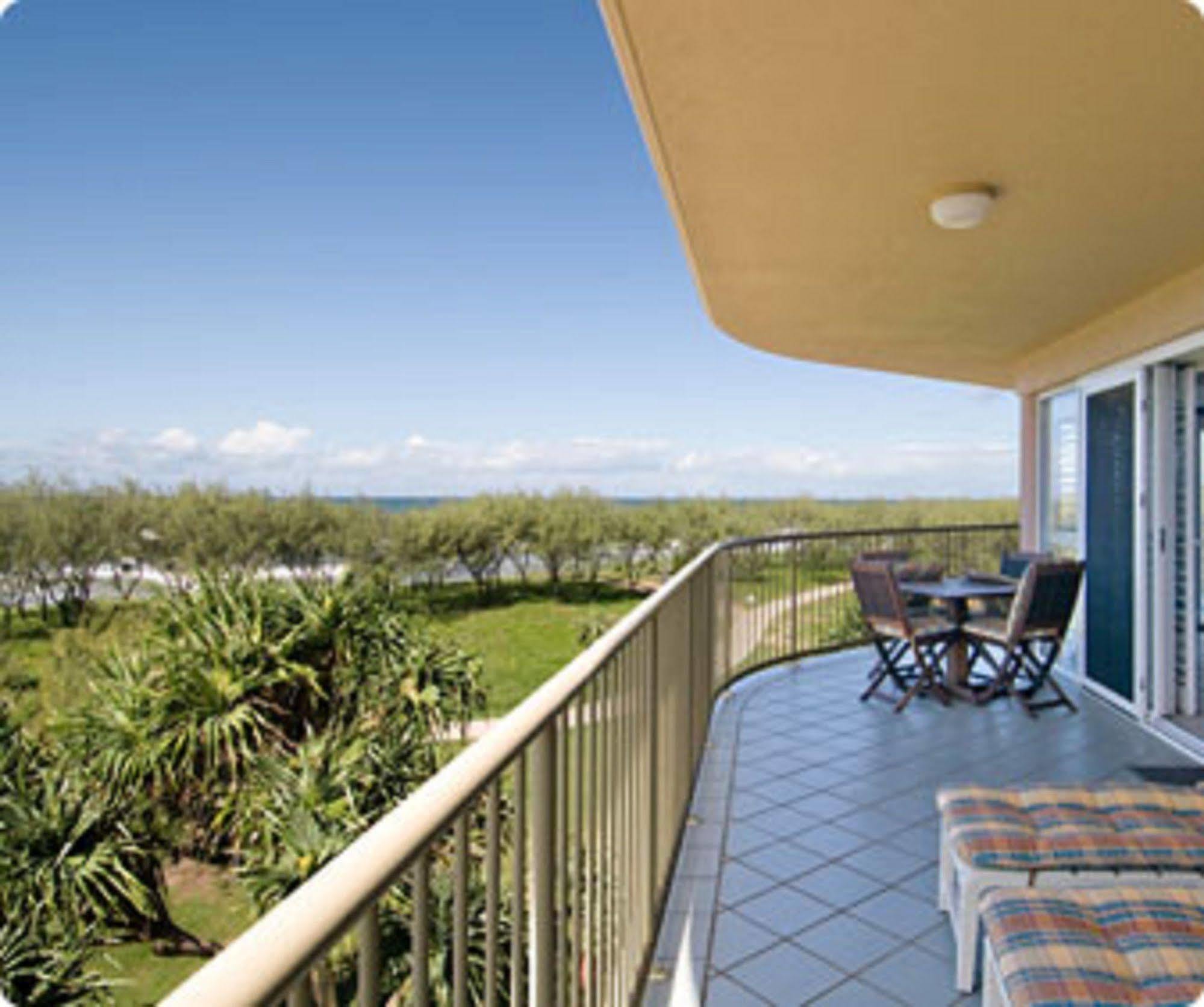 Surfside On The Beach Buddina Екстериор снимка
